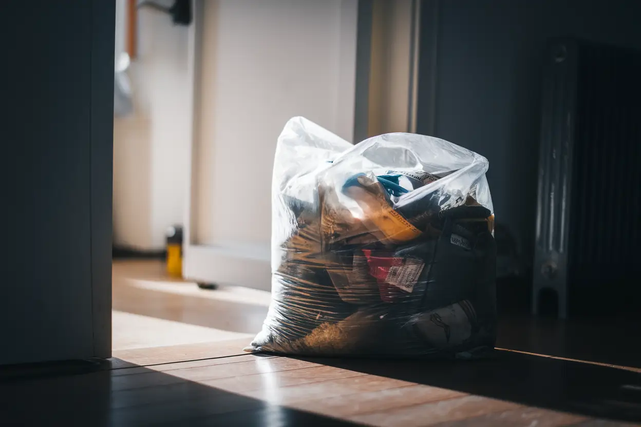deep cleaning bedroom checklist