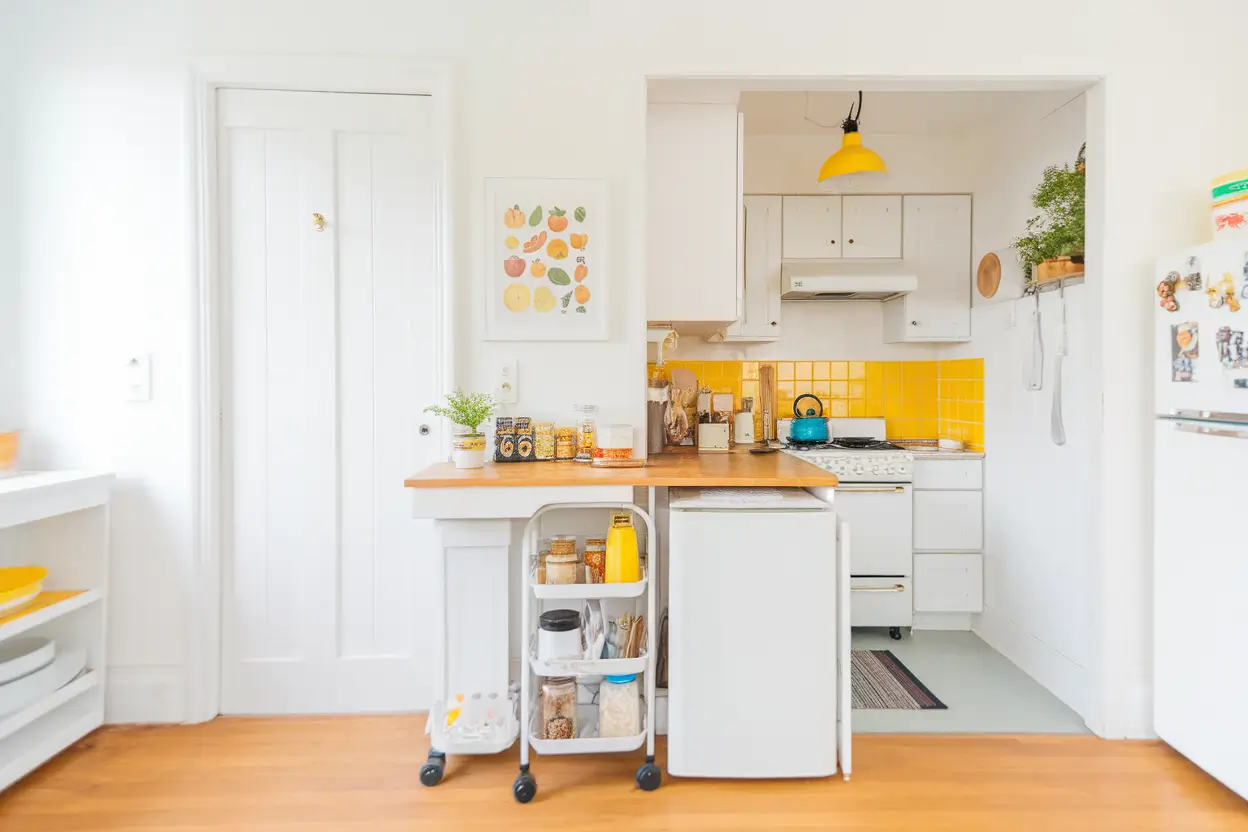 Small Kitchen Organization